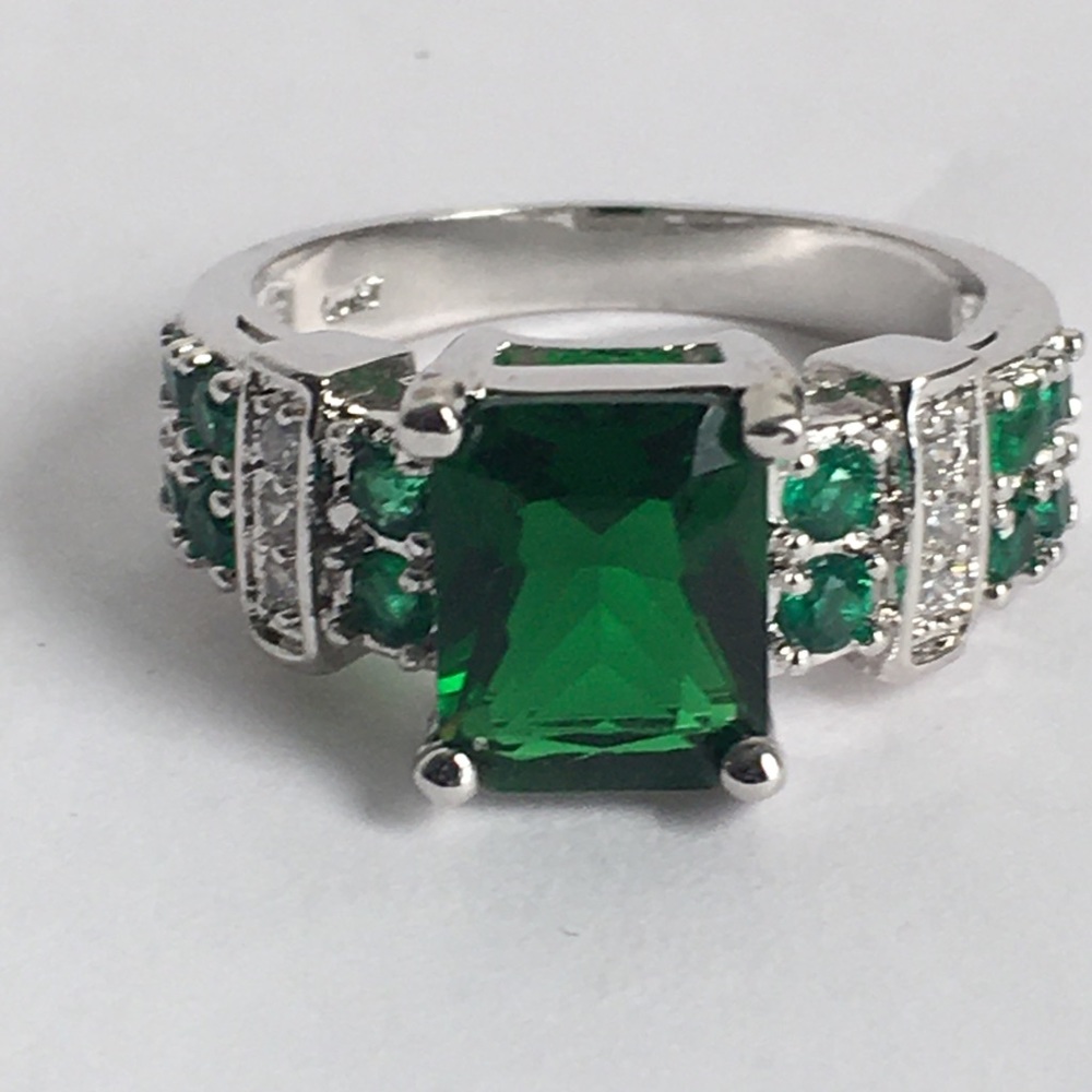 NEW WOMENS RING SIZE 9 - Picture 6 of 13
